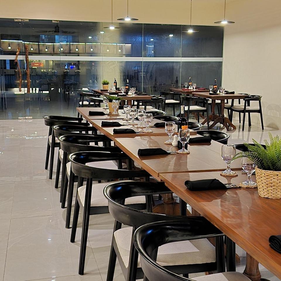Elijah Hotel Dasmarinas Extérieur photo