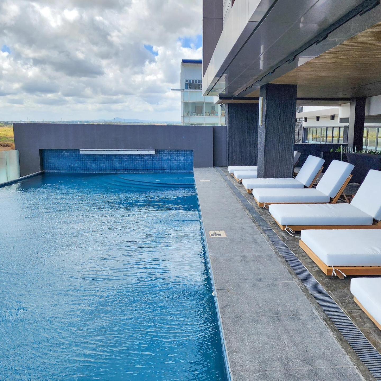 Elijah Hotel Dasmarinas Extérieur photo