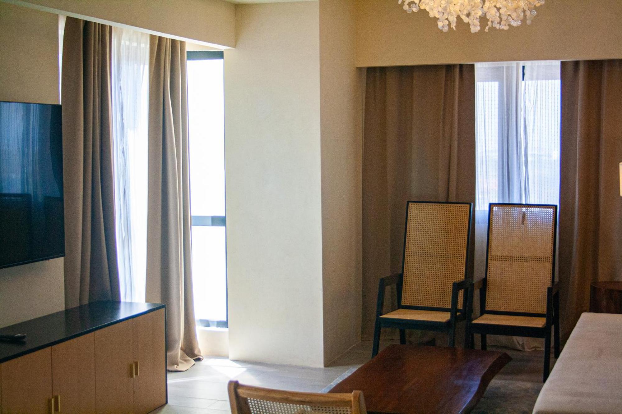 Elijah Hotel Dasmarinas Extérieur photo