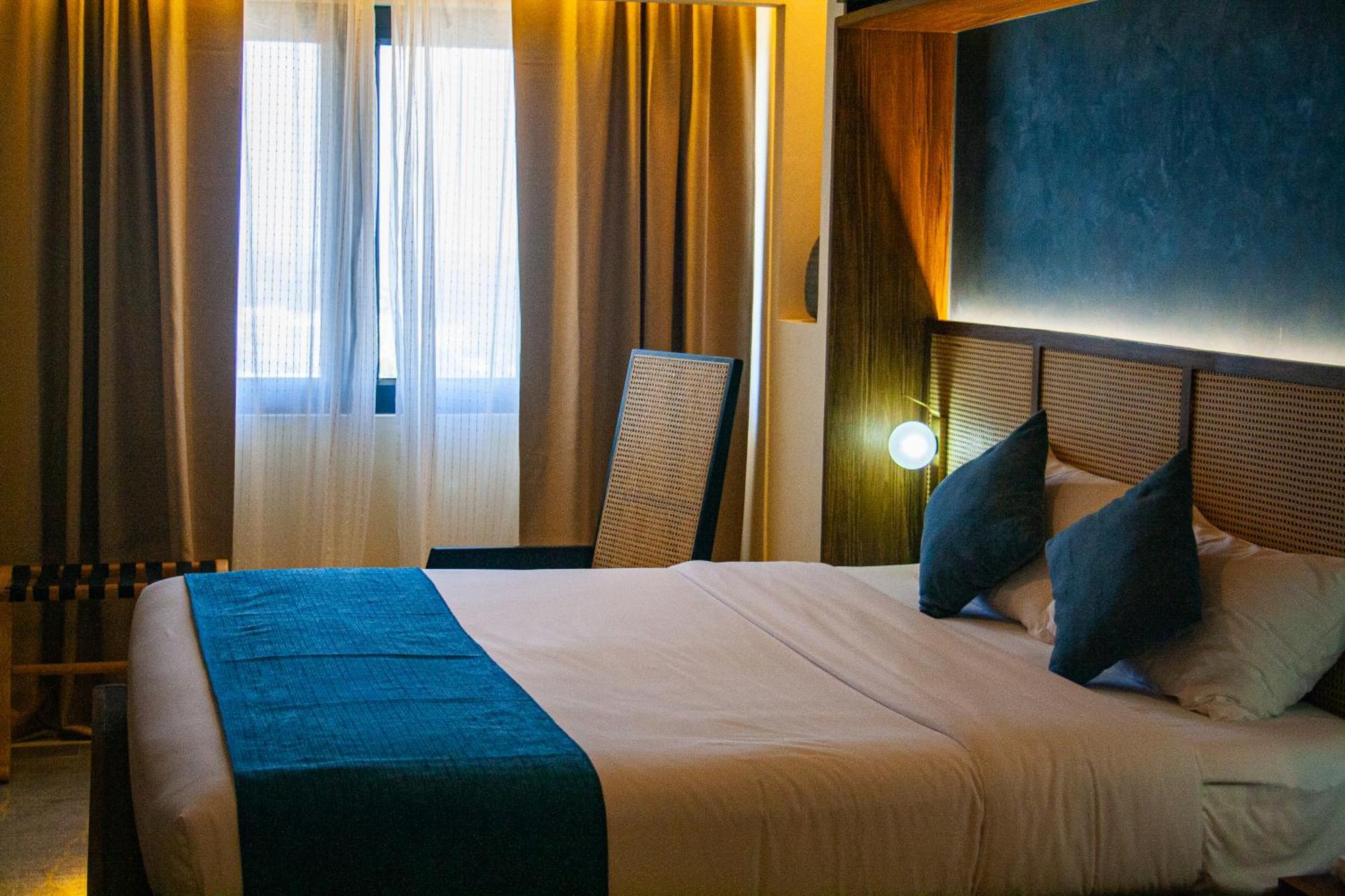 Elijah Hotel Dasmarinas Extérieur photo