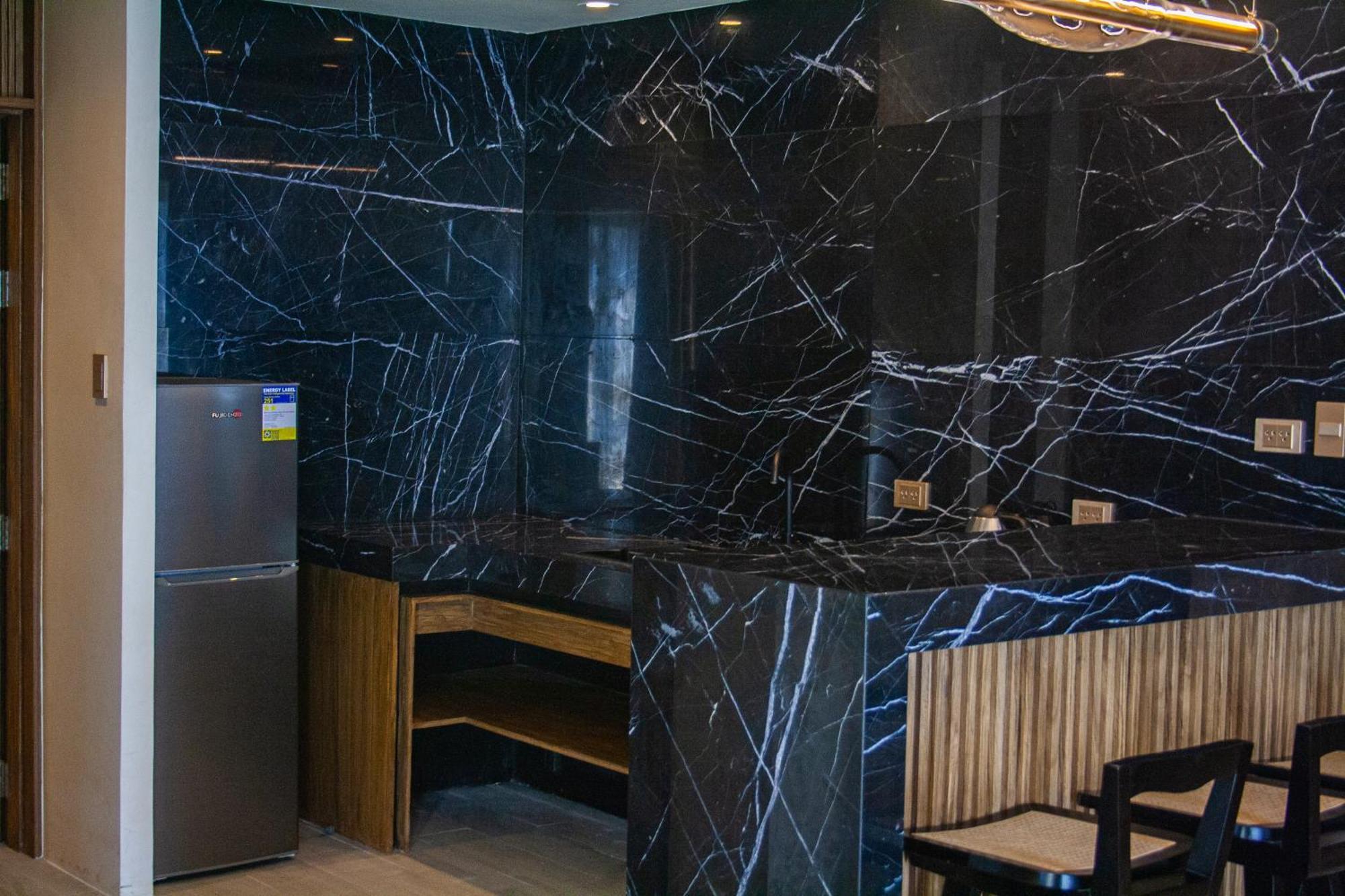 Elijah Hotel Dasmarinas Extérieur photo